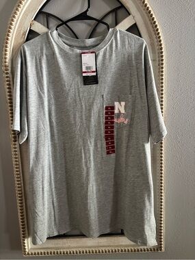 Gray Short-Sleeve Pocket Tee with Pink 'N' Accent XL, NWT